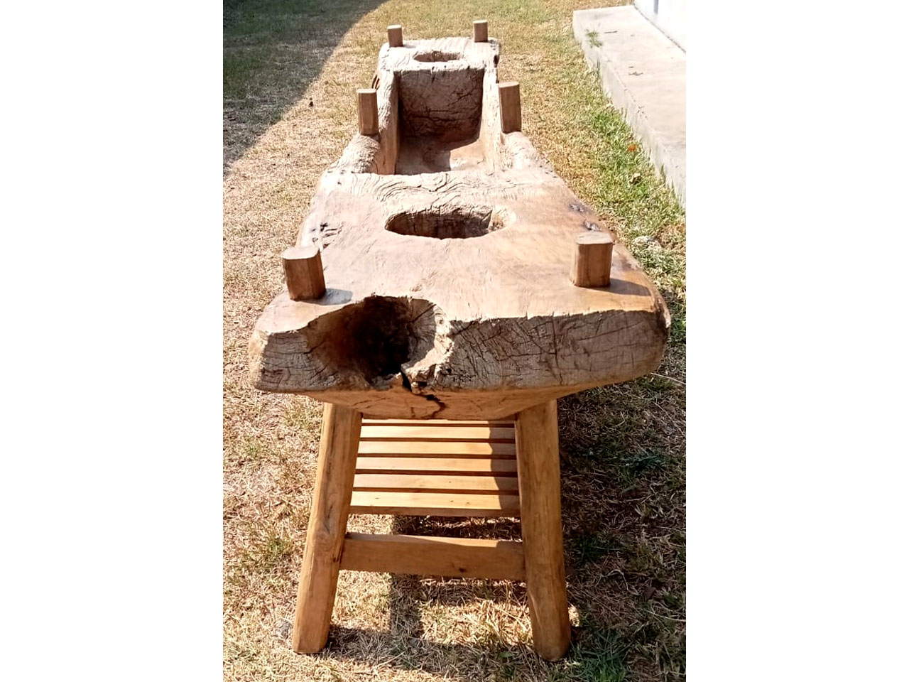 Meja Hias/Makan - Lesung Ukir 32
