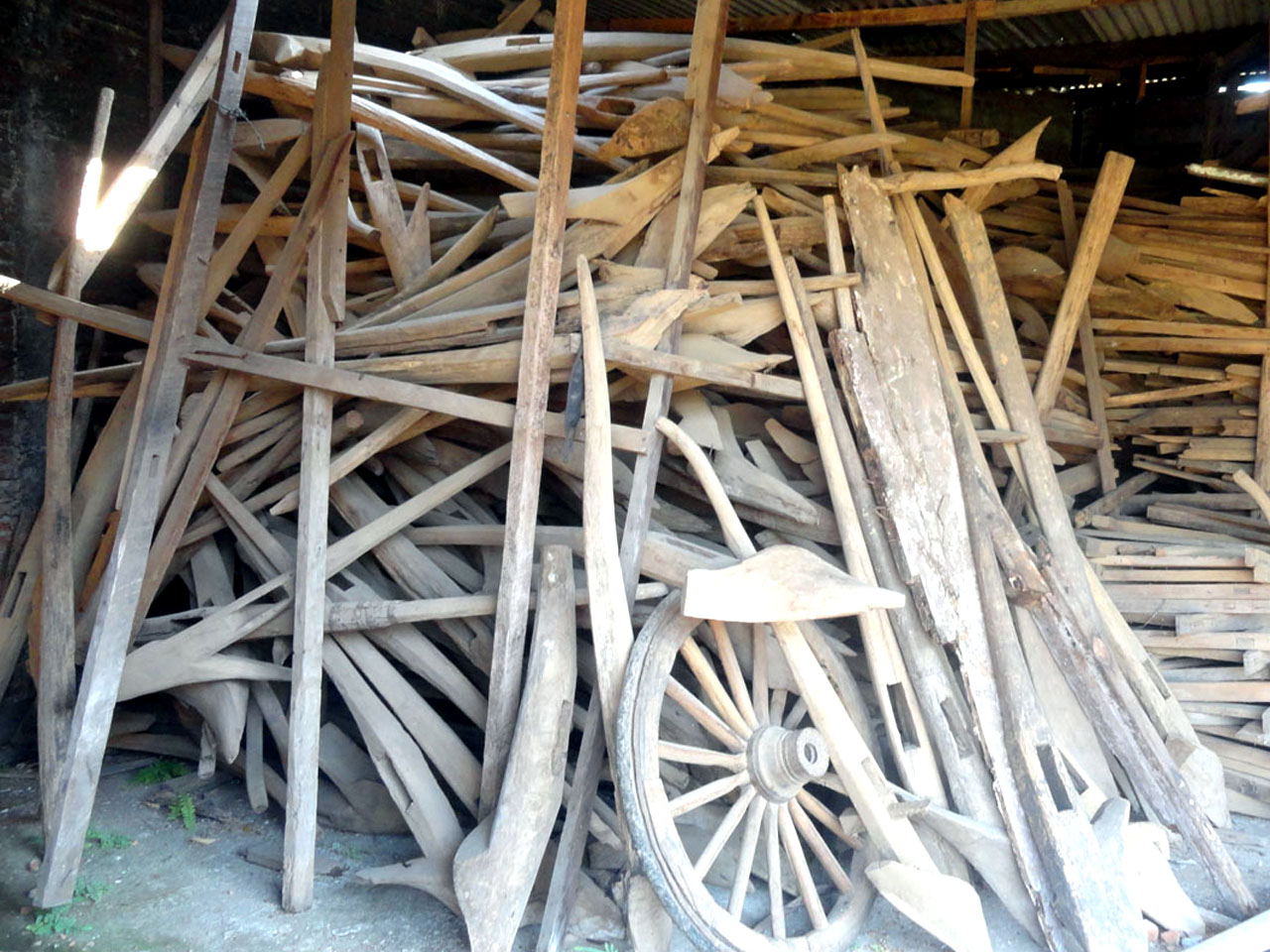 Hiasan Antik dari Luku - Kepala Originil (1 Btg)